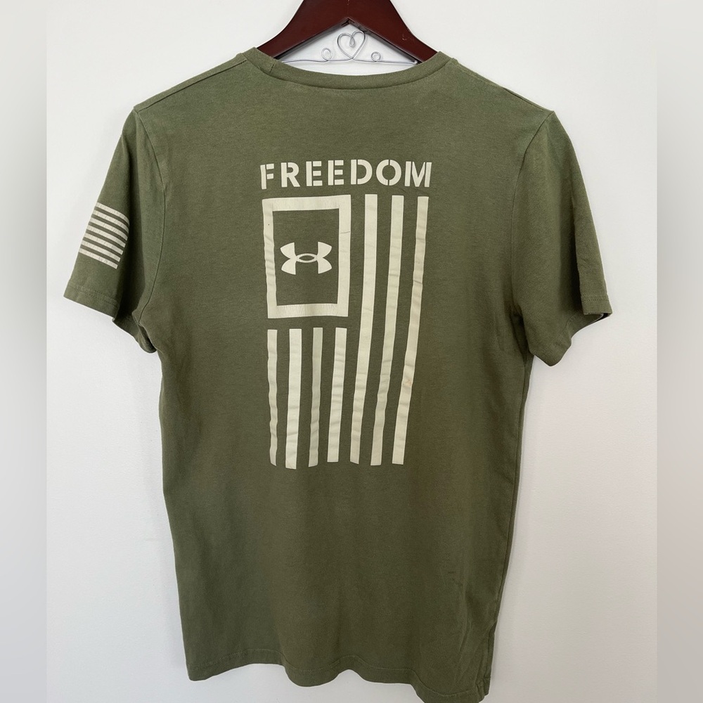 Men’s UA T-shirt- SZ S